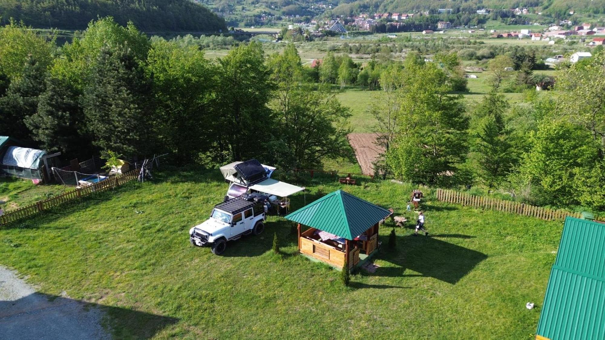 Konaci Oceva Zemlja Bungalovi Konaci Oceva Zemlja Vikendica モイコヴァツ エクステリア 写真