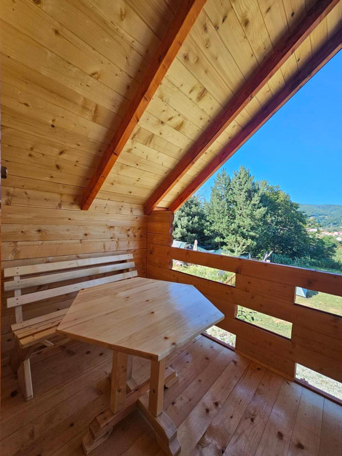 Konaci Oceva Zemlja Bungalovi Konaci Oceva Zemlja Vikendica モイコヴァツ エクステリア 写真