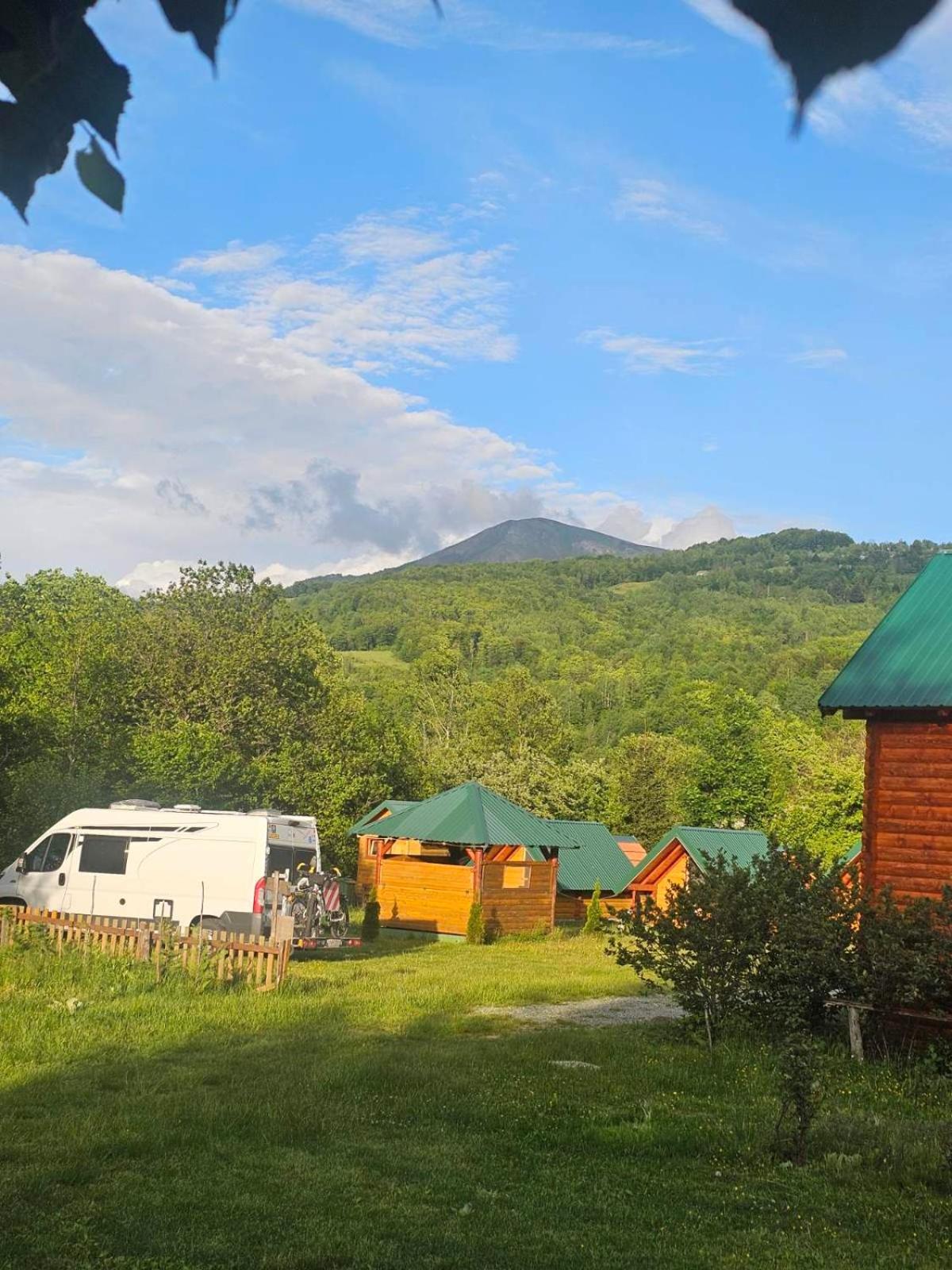 Konaci Oceva Zemlja Bungalovi Konaci Oceva Zemlja Vikendica モイコヴァツ エクステリア 写真