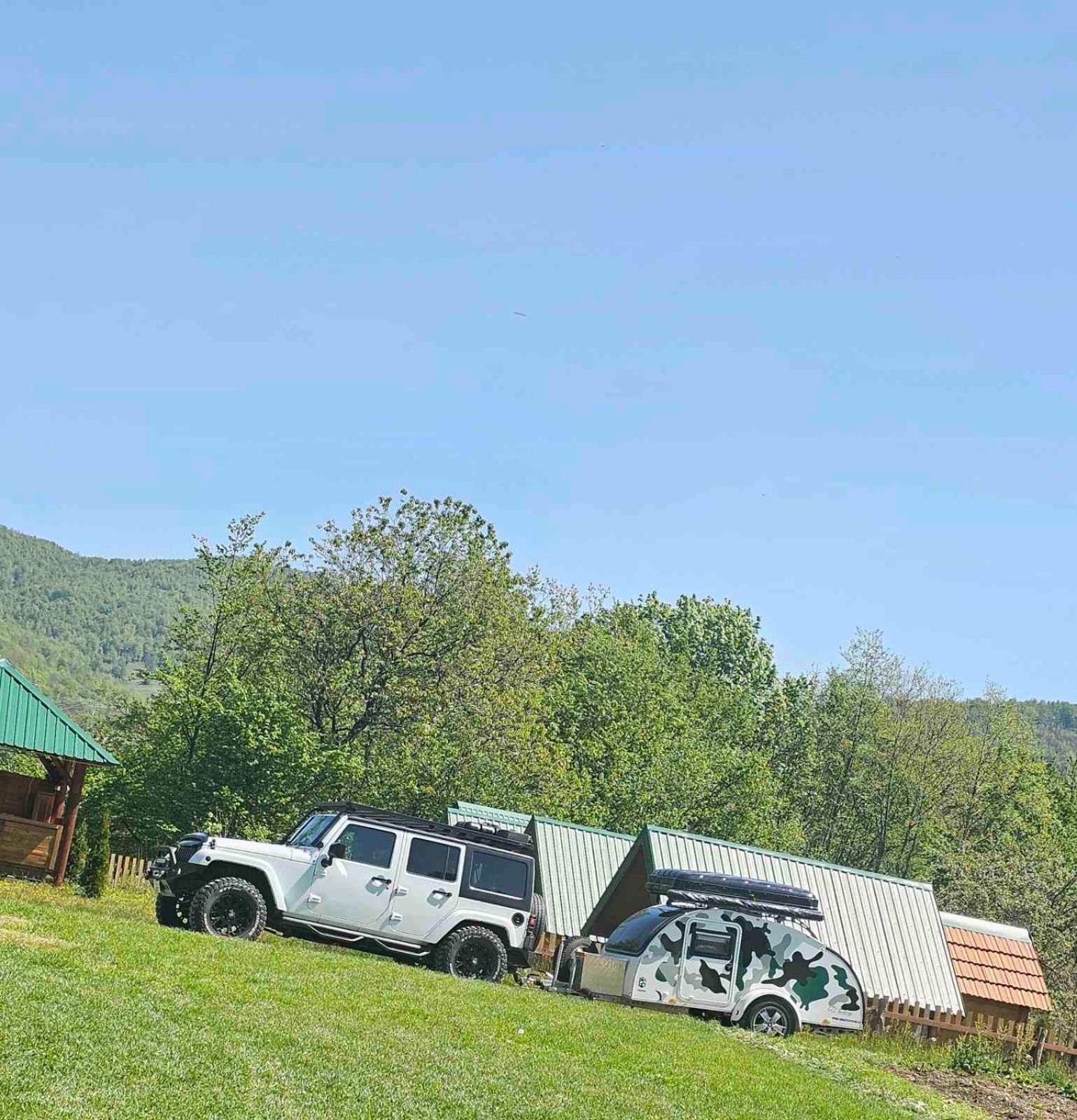 Konaci Oceva Zemlja Bungalovi Konaci Oceva Zemlja Vikendica モイコヴァツ エクステリア 写真