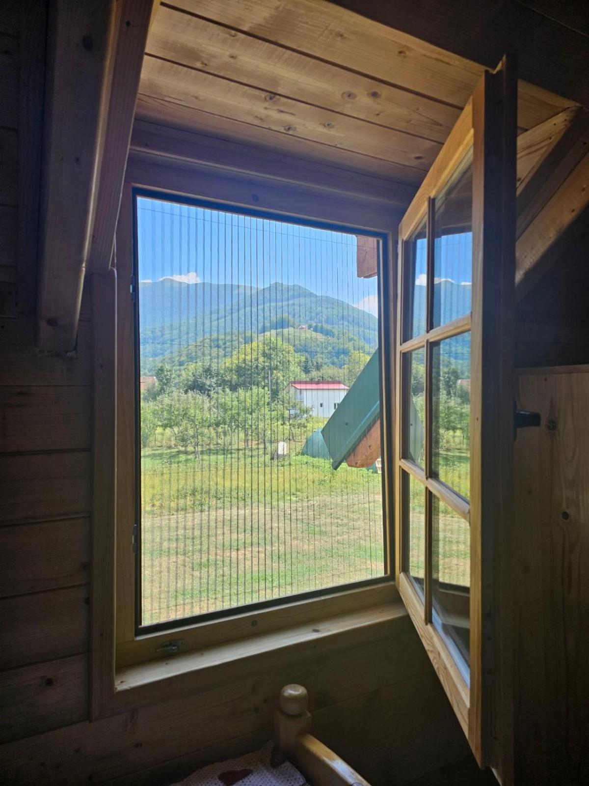Konaci Oceva Zemlja Bungalovi Konaci Oceva Zemlja Vikendica モイコヴァツ エクステリア 写真