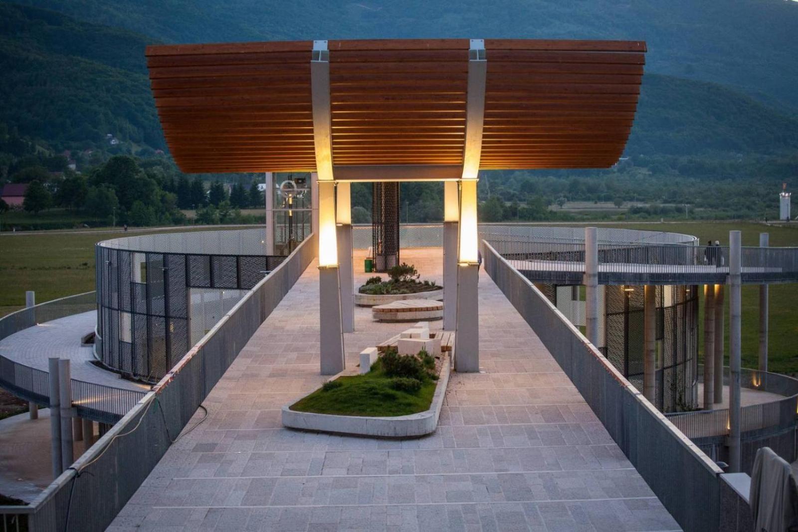 Konaci Oceva Zemlja Bungalovi Konaci Oceva Zemlja Vikendica モイコヴァツ エクステリア 写真
