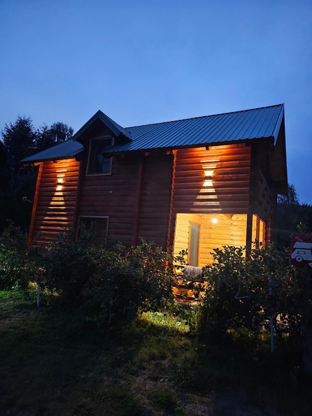 Konaci Oceva Zemlja Bungalovi Konaci Oceva Zemlja Vikendica モイコヴァツ エクステリア 写真