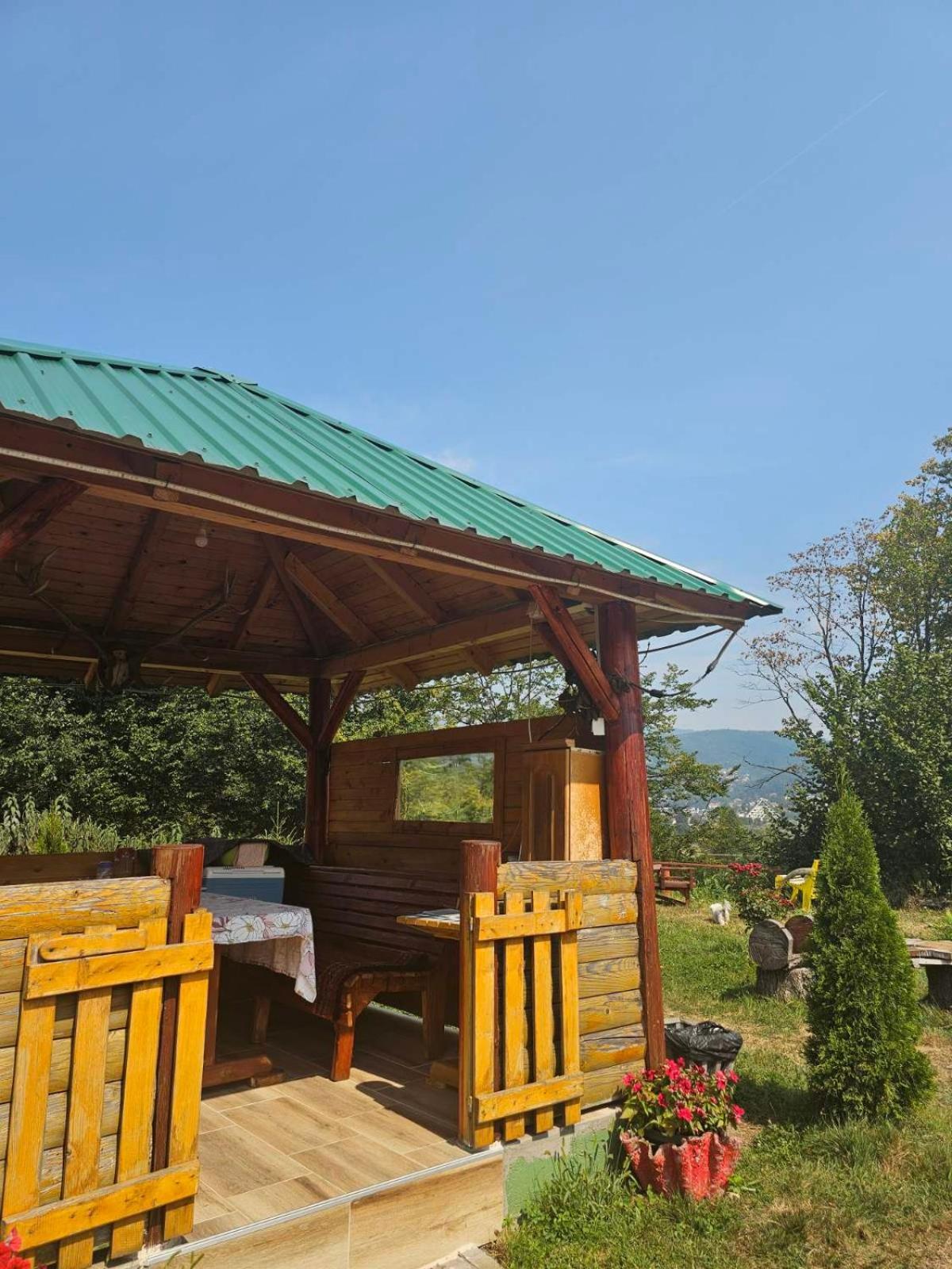 Konaci Oceva Zemlja Bungalovi Konaci Oceva Zemlja Vikendica モイコヴァツ エクステリア 写真