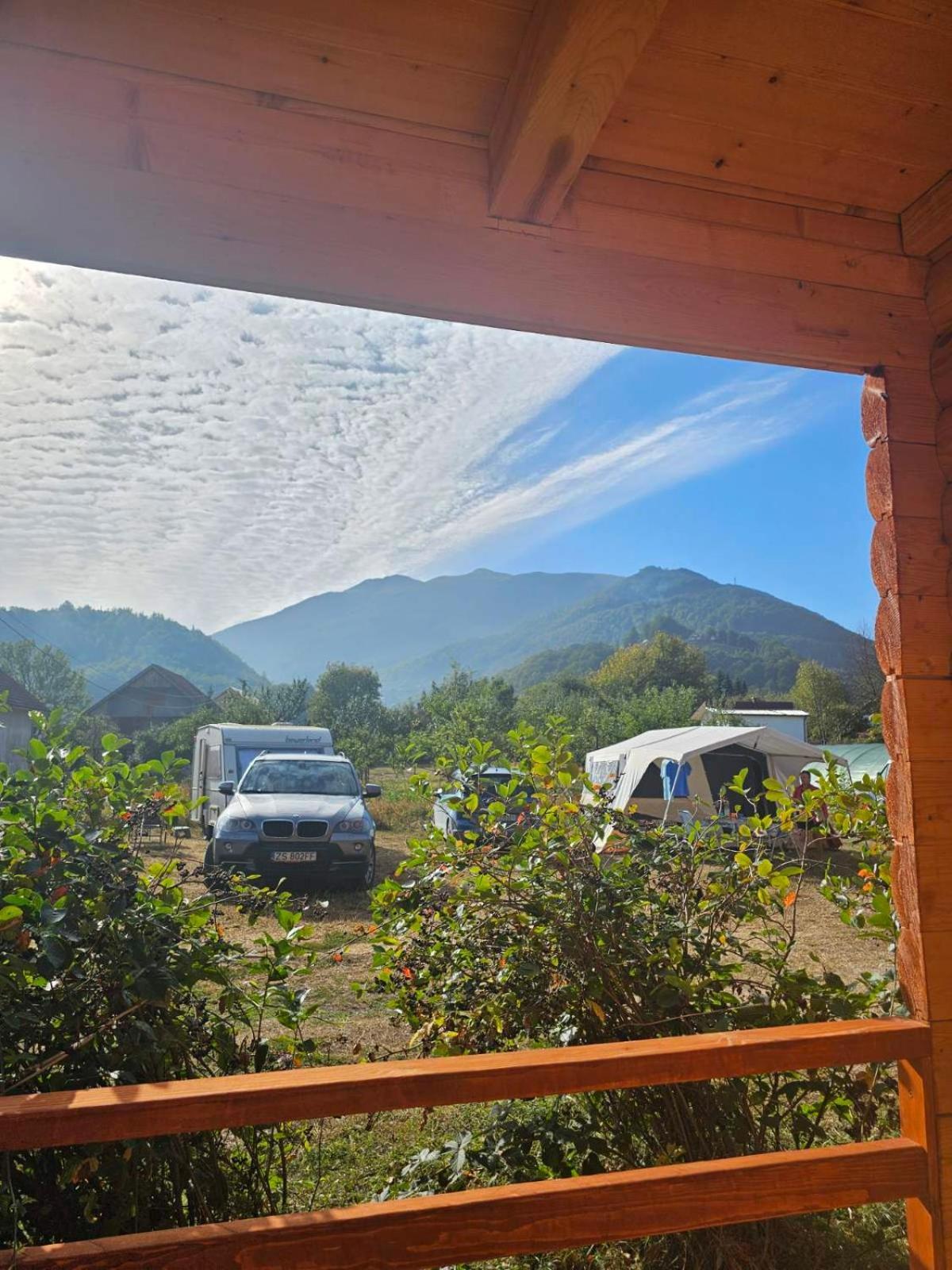 Konaci Oceva Zemlja Bungalovi Konaci Oceva Zemlja Vikendica モイコヴァツ エクステリア 写真